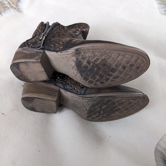 Circle G booties, brown size 8.5 w/zippers - Picture 3 of 3